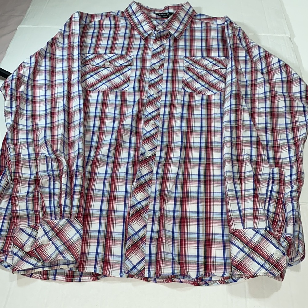 Elliott Long Sleeve Button Dress Shirt. Button pockets and adjustable cuffs.